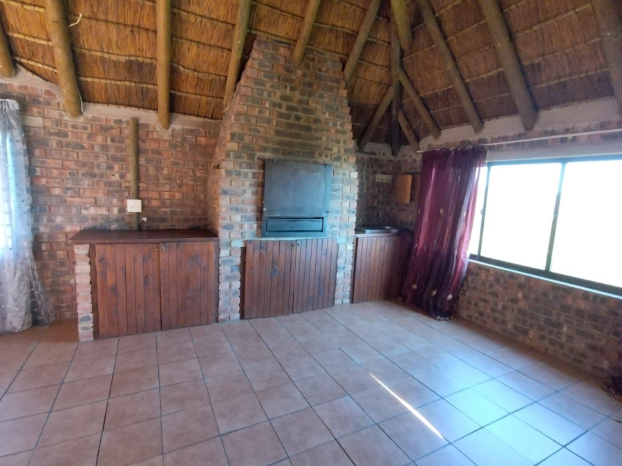 5 Bedroom Property for Sale in Wavecrest Eastern Cape